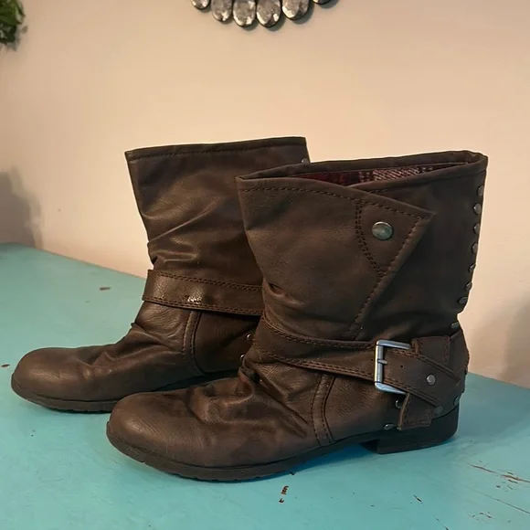 Short Flannel Boots - Picture 2 of 5